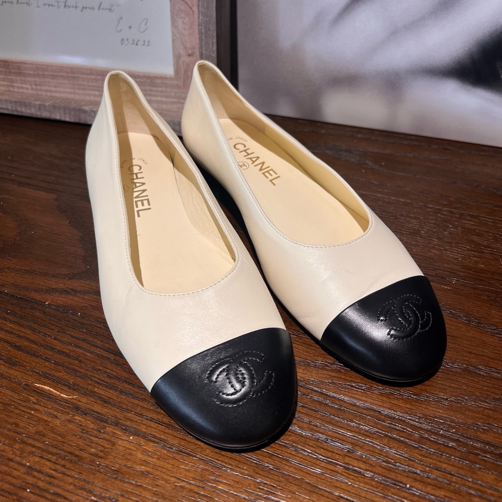 Authentic CHANEL Two-Tone Leather Cap-Toe Ballet Flats — SAMPLE/SHOWROOM pair